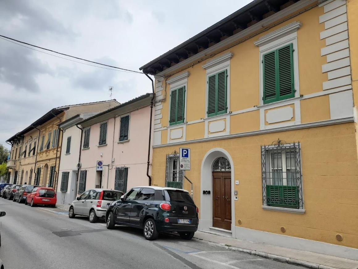 B&B Villino Luschi Pisa Centro Buitenkant foto