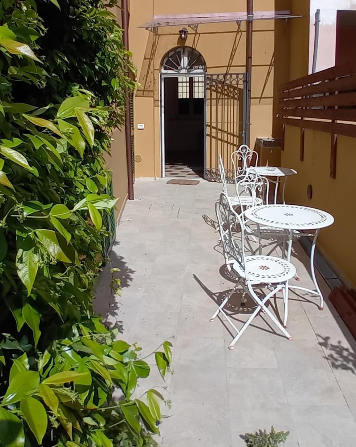 B&B Villino Luschi Pisa Centro Buitenkant foto